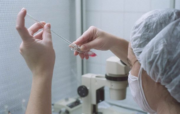 Una mujer usará los óvulos congelados de su hija muerta para dar a luz a su nieto