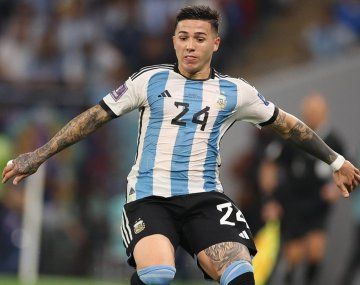 El nuevo look de Enzo Fernández: Promesa cumplida