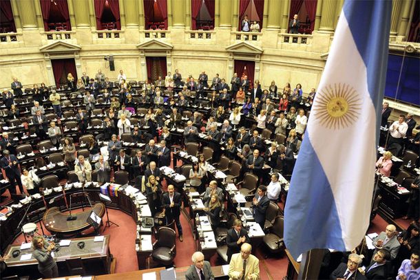 El oficialismo busca emitir dictamen sobre el voto a los 16 años