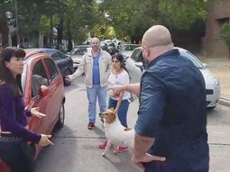 Los vecinos acusan a la dueña de la perra de intentar abandonarla Los vecinos acusan a la dueña de la perra de intentar abandonarla