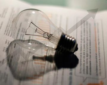 Siguen los golpes al bolsillo: sube el impacto de la luz en el bolsillo de los jubilados