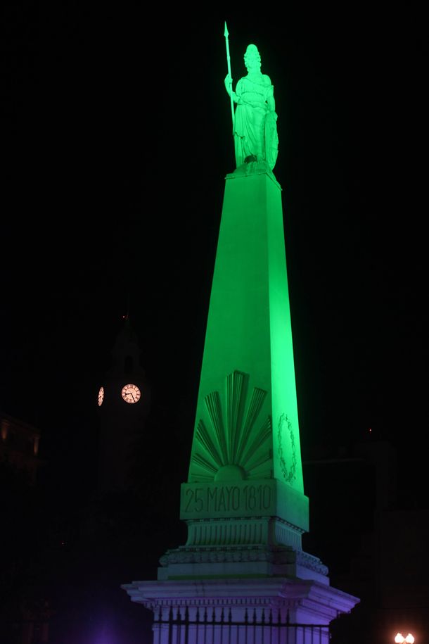Por qué el Obelisco está iluminado de color verde
