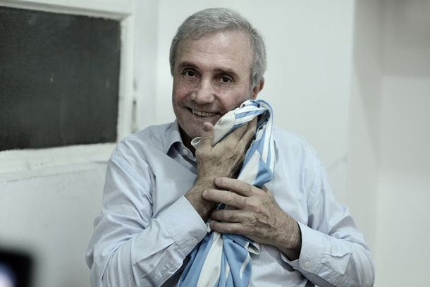 El homenaje de las leyendas del fútbol argentino a Perfumo