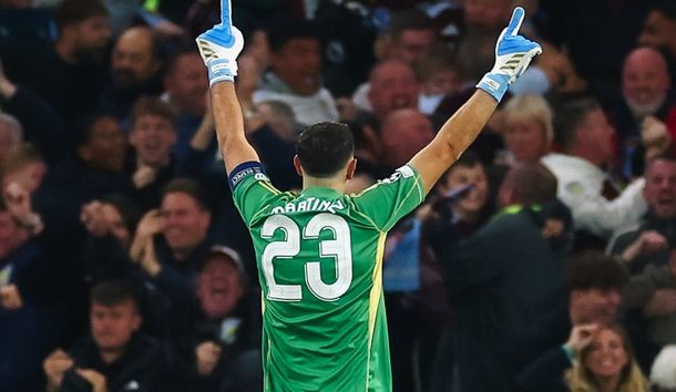 Champions League: la impresionante tapada del Dibu Martínez sobre la hora, para el triunfo del Aston Villa ante el Bayern Múnich