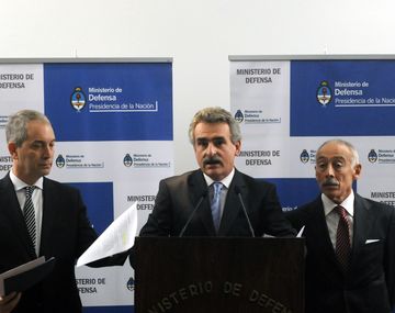 El Gobierno reiteró su aval al jefe del Ejército