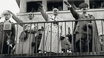 berlin: detuvieron a dos turistas chinos por hacer el saludo nazi berlin: detuvieron a dos turistas chinos por hacer el saludo nazi