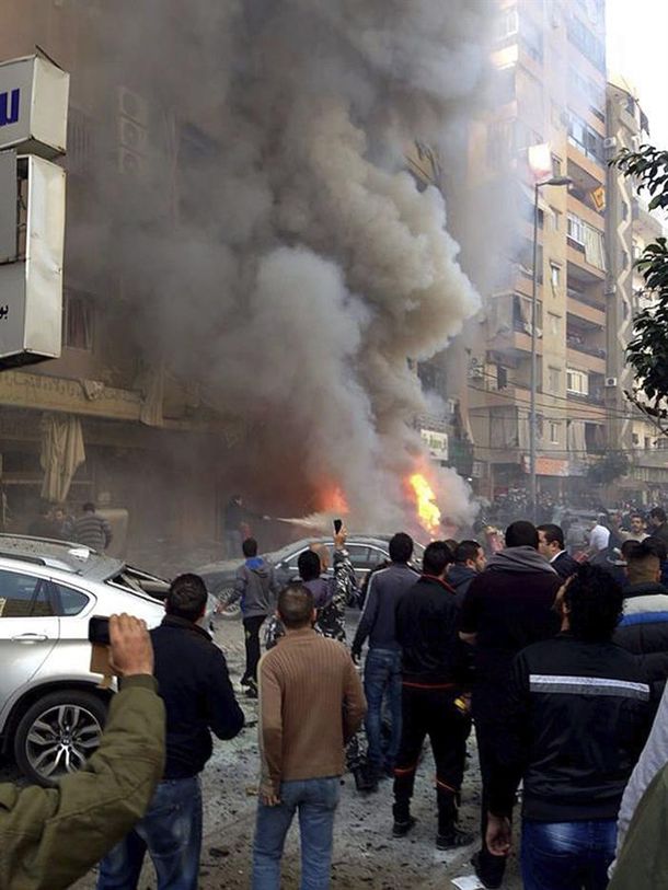 Cuatro muertos y más de 30 heridos en atentado suicida en Beirut
