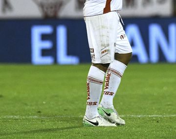 Wanchope Ábila sale lesionado del Tomás Adolfo Ducó