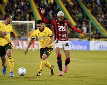 Todo igualado en Varela: Defensa empató 0-0 con Vitória por la Sudamericana