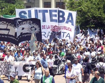 Docentes marcha 29-11 Télam