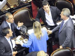 Juan Cabandié, Daniel Scioli, Wado de Pedro, Agustín Rossi y Cristina Álvarez Rodríguez