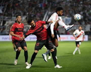 Curioso reclamo sobre un sexto cambio en Platense-River: ¿Qué sabe Beligoy?