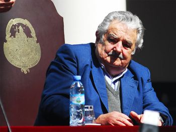 Mujica defendió la legalización de la marihuana en Uruguay