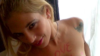 ella quiere atraer la atencion de marcelo tinelli ella quiere atraer la atencion de marcelo tinelli