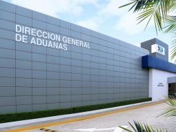Millonario reclamo en dólares de la Aduana a empresas