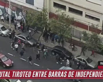 Batalla campal de la barra de Independiente en Avellaneda