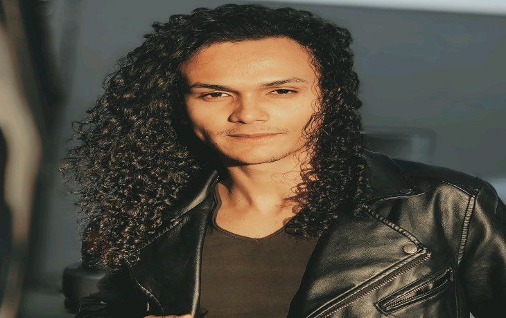 Siempre aparece un Michael Jackson en una fiesta pero hay uno que es igual