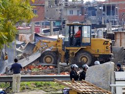 sergio berni califico como una locura el desalojo de lugano sergio berni califico como una locura el desalojo de lugano