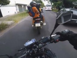 En primera persona: violento robo a un motoquero en Villa Bosch