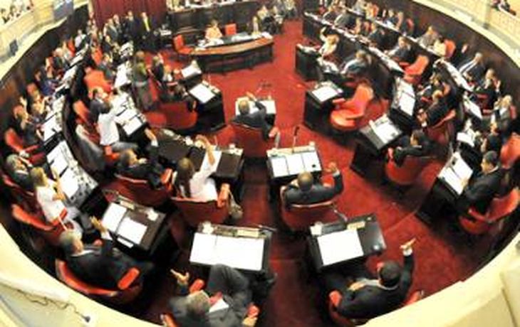 Senado aprobó el Presupuesto 2014 y lo debate Diputados