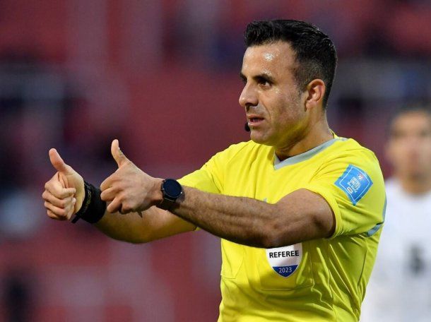 Piero Maza, el árbitro de Boca-Alianza Lima que generó la queja de Pipo Gorosito