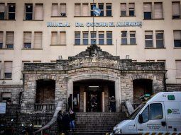 Fue a un cumpleaños, se enojó y apuñaló a la dueña de la casa