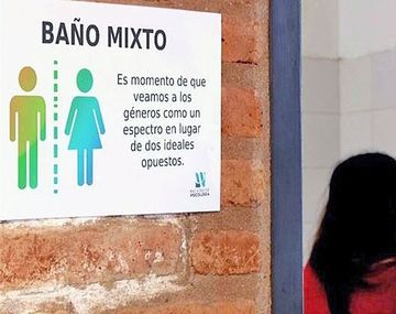 Ésta es la primera escuela con baños mixtos de la Provincia