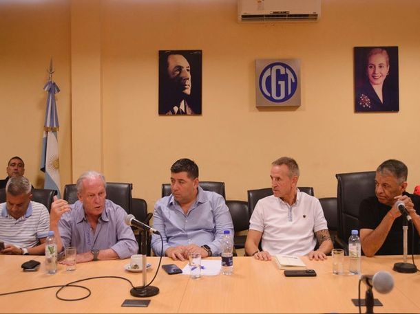 La CGT se reunió con diputados e intendentes y ratificó la marcha contra la reforma laboral