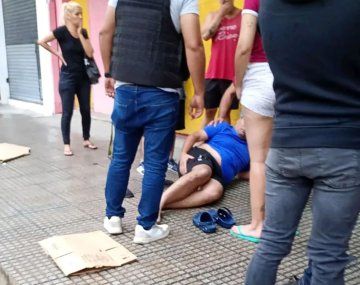 Violento ataque a un policía en Ciudad Evita: lo balearon para robarle el auto