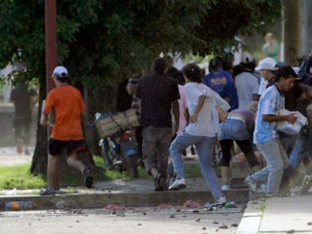 Dos muertos en Rosario tras los robos a supermercados