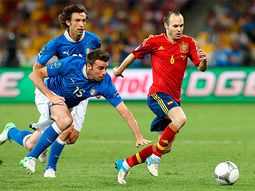 andres iniesta, declarado mejor jugador de la eurocopa 2012 andres iniesta, declarado mejor jugador de la eurocopa 2012