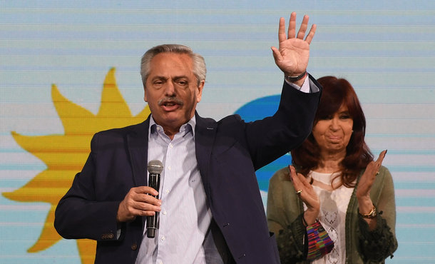 Alberto y Cristina: Juntos a la par por la tapa de un diario