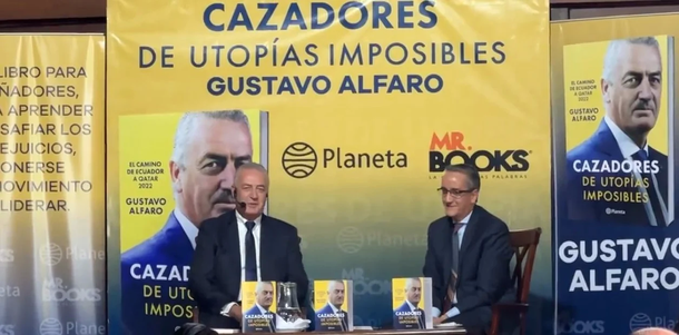 Alfaro presentó el libro del camino de la Selección de Ecuador a Qatar