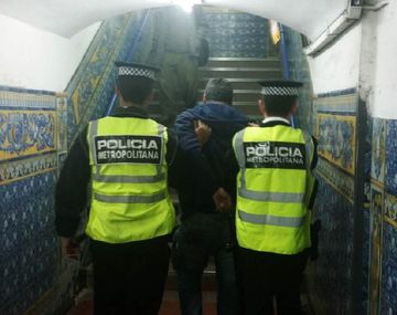 {altText(,#AcosoEnElSubte)}