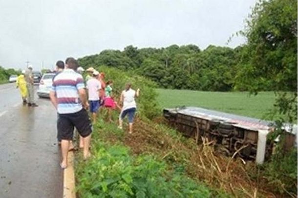 Volcó un micro y murieron cuatro personas en Misiones