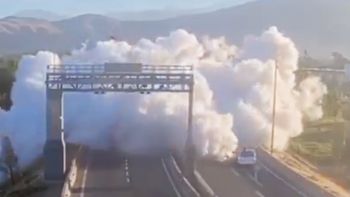 chile: 4 muertos y 17 heridos al explotar camion con gas licuado en la autopista chile: 4 muertos y 17 heridos al explotar camion con gas licuado en la autopista