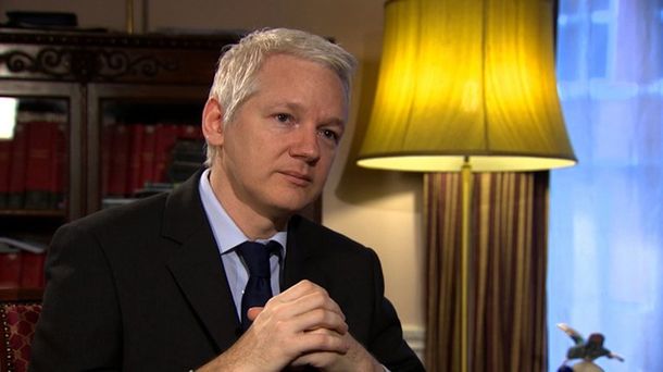 Assange en el Encuentro de la Palabra: criticó a Nisman, a Google y elogió a la flamante AFI