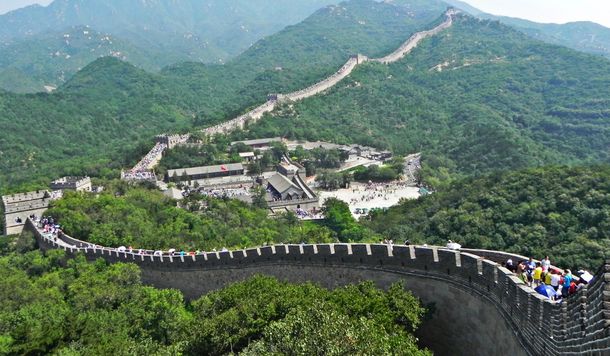 El muro se extiende desde la frontera con Corea hasta el desierto de Gobi