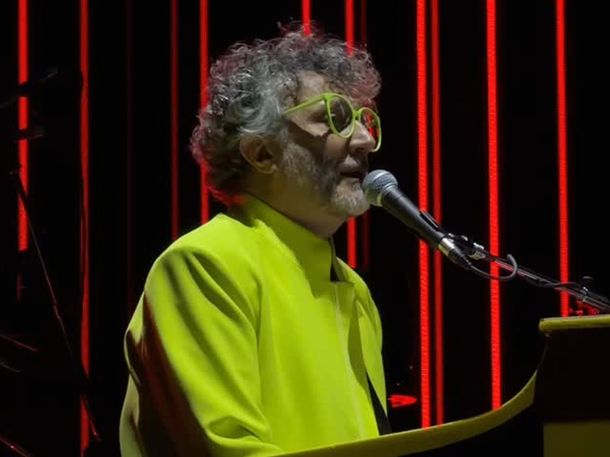 Fito Páez fue silbado por su propio público en el Movistar Arena: el motivo