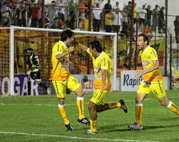 Otra vez barras: ahora atacaron a jugadores de Crucero del Norte