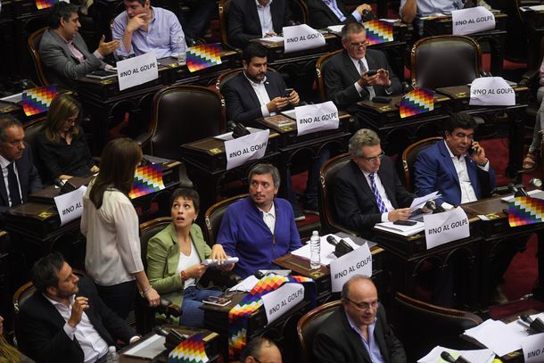 Diputados sesiona para pronunciarse sobre el golpe de Estado