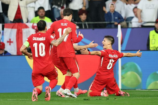 Tras un gran final, Turquía le ganó 3-1 a Georgia en el debut de la Eurocopa 2024