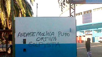 recrudece la interna politica en racing con nuevas pintadas recrudece la interna politica en racing con nuevas pintadas