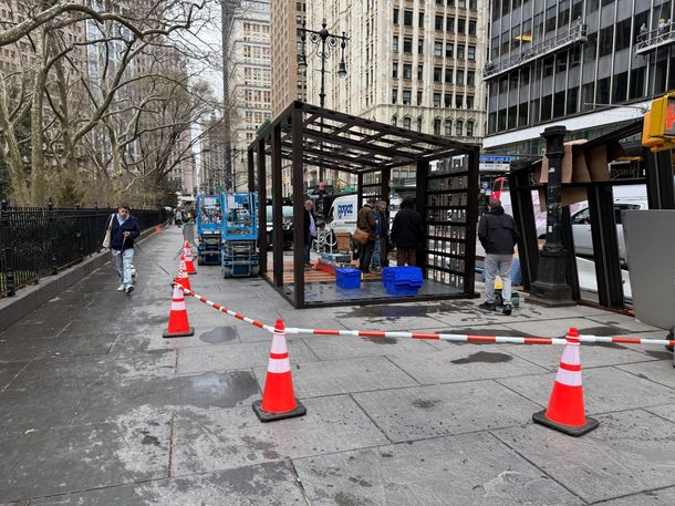 City Hall Park Deliverista Hub: cómo es el centro de descanso y recarga para repartidores de Nueva York