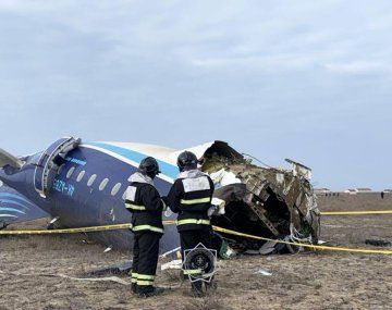 Azerbaiyán denunció que un misil derribó al avión en Kazajistán