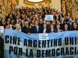 Massa recibió el apoyo de referentes del cine argentino y propuso más financiamiento