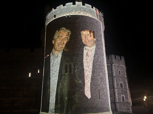 Proyectaron sobre el castillo de Windsor fotos de Donald Trump junto a Jeffrey Epstein