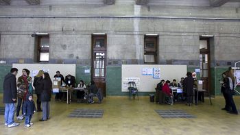 las primarias se desarrollan con normalidad las primarias se desarrollan con normalidad