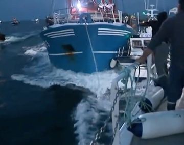 Terrible batalla de barcos en el Canal de la Mancha: británicos y franceses luchan en alta mar