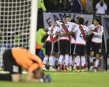 El festejo de River, que no jugó bien como local